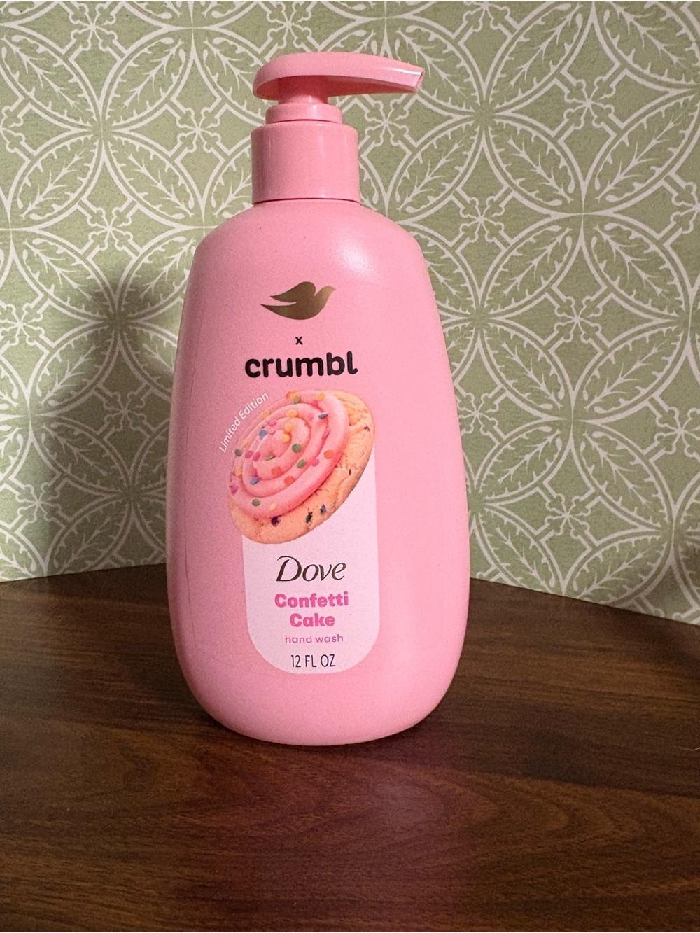 🎀 Dove x Crumbl Confetti Cake Hand Wash 12 oz Limited Edition 🎀